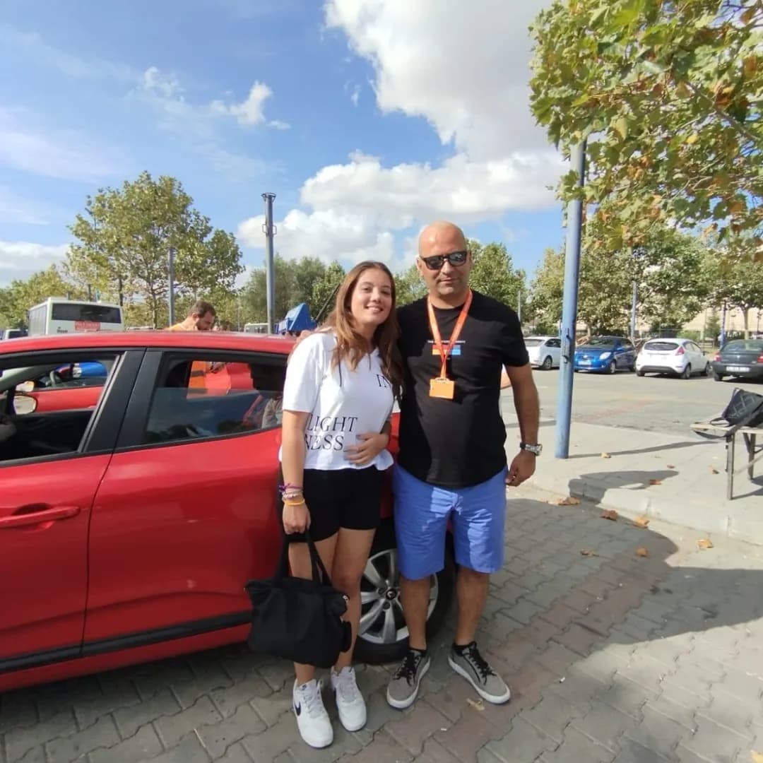Erhan Mert ve öğrencisi eğitim alanında